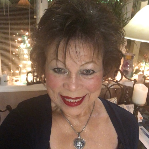 Meet your Posher, Princess Maria🌻 - Picture 3 of 3